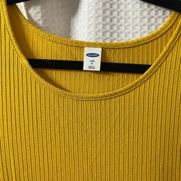 NWOT Old Navy Ribbed Scoop Neck Swing Tank - Picture 3 of 4